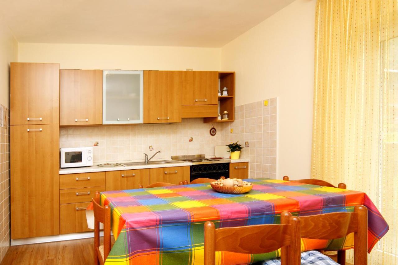 Appartamenti Lezuo Iris Arabba Rum bild